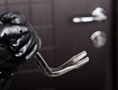 Δυτ.Αχαΐα: Επιτέθηκε στο γείτονά του με... σιδηρολοστό!